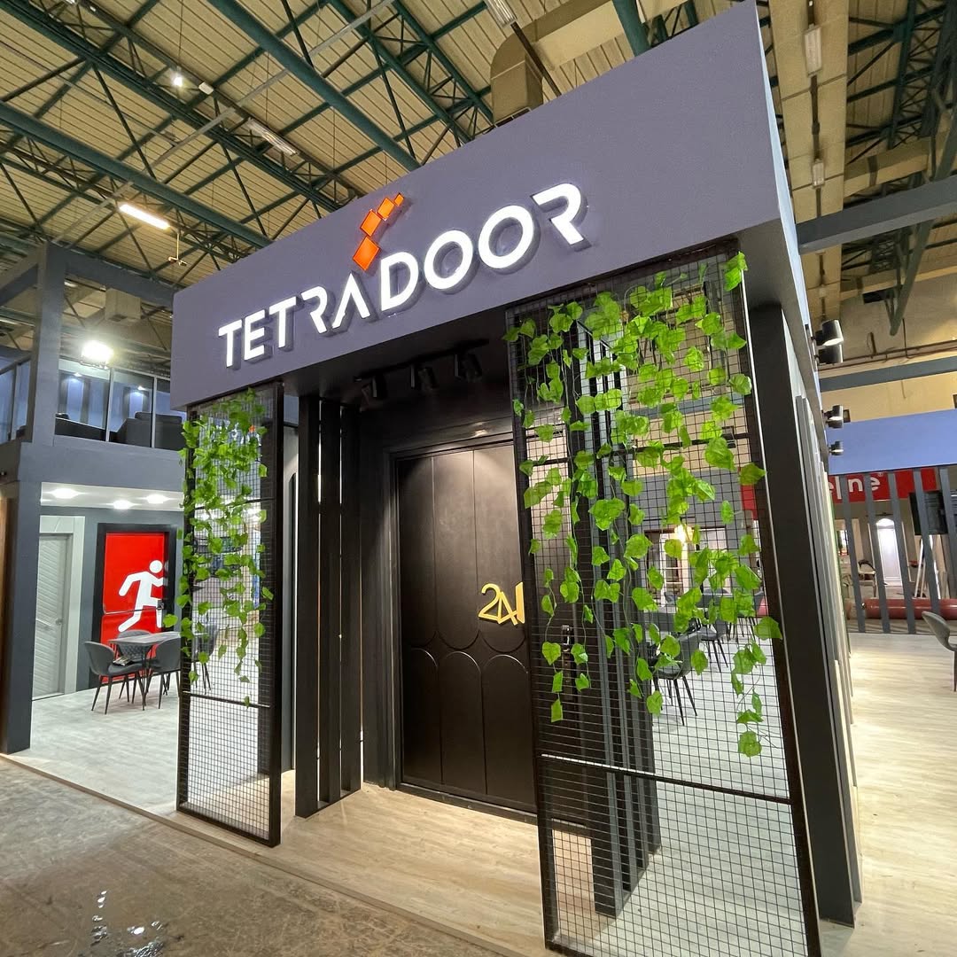 Tetra Door